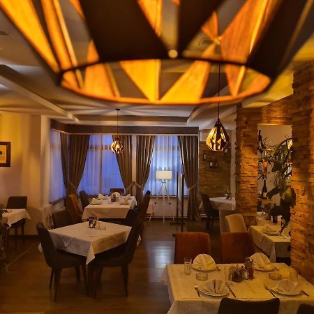 Garni Hotel Vir Vrnjačka Banja エクステリア 写真