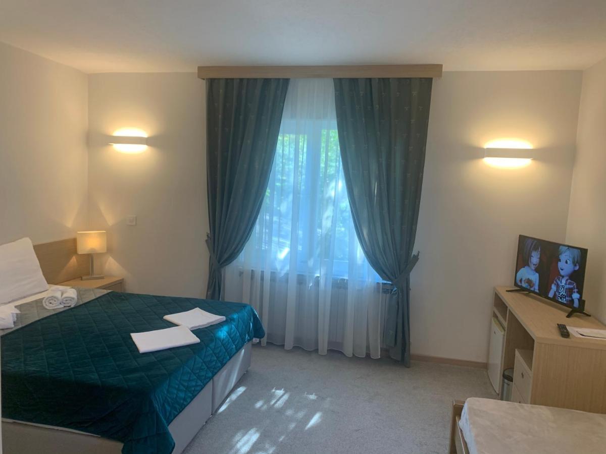 Garni Hotel Vir Vrnjačka Banja エクステリア 写真
