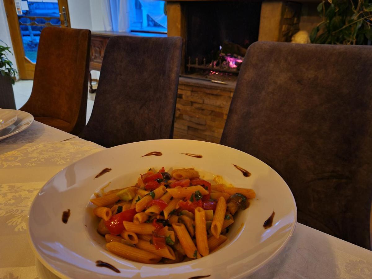 Garni Hotel Vir Vrnjačka Banja エクステリア 写真