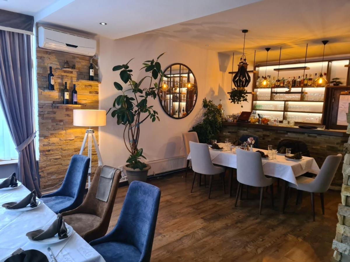 Garni Hotel Vir Vrnjačka Banja エクステリア 写真