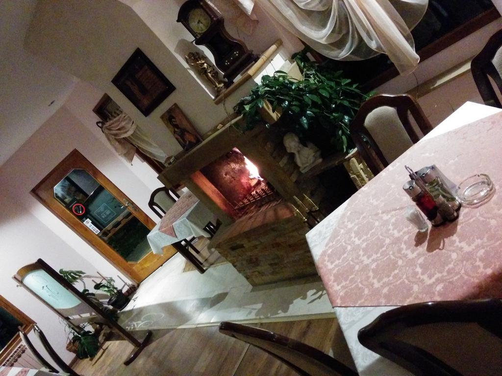 Garni Hotel Vir Vrnjačka Banja エクステリア 写真